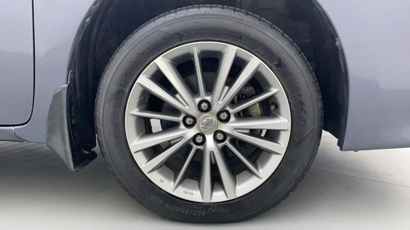 2015 Toyota Corolla Altis GL, Petrol, Manual, 79,321 km, Right Front Tyre