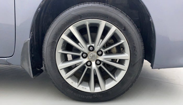 2015 Toyota Corolla Altis GL, Petrol, Manual, 79,321 km, Right Front Tyre