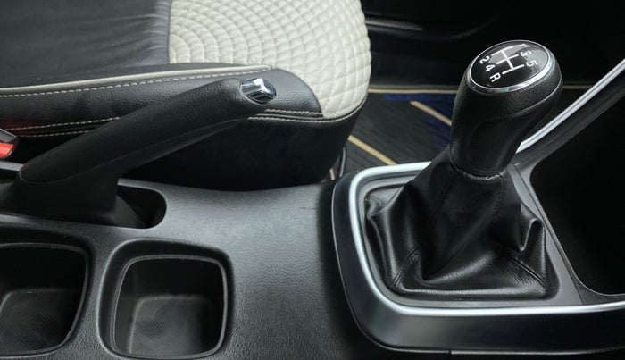 2018 Maruti S Cross ZETA 1.3 SHVS, Diesel, Manual, 40,875 km, Gear Lever