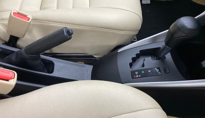 2020 Toyota YARIS J CVT, Petrol, Automatic, 23,634 km, Gear Lever