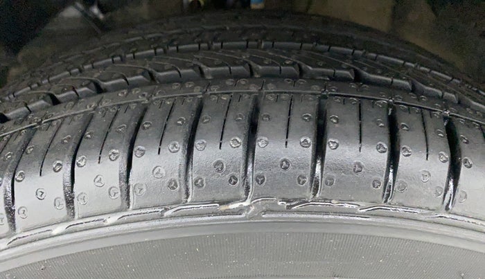 2019 Maruti Baleno ZETA PETROL 1.2, Petrol, Manual, 31,928 km, Left Front Tyre Tread