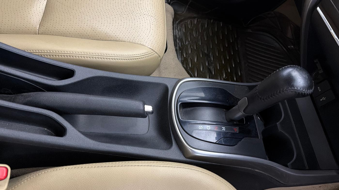 2015 Honda City 1.5L I-VTEC VX CVT, Petrol, Automatic, 58,886 km, Gear Lever