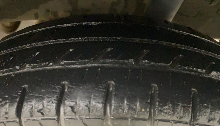 2017 Renault Kwid RXT 1.0 AMT, Petrol, Automatic, 58,057 km, Left Rear Tyre Tread