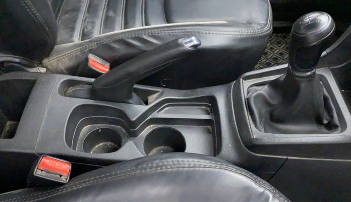 2020 Maruti Vitara Brezza LXI, CNG, Manual, 1,08,405 km, Gear Lever