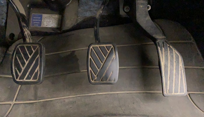 2020 Maruti Vitara Brezza LXI, CNG, Manual, 1,08,405 km, Pedals