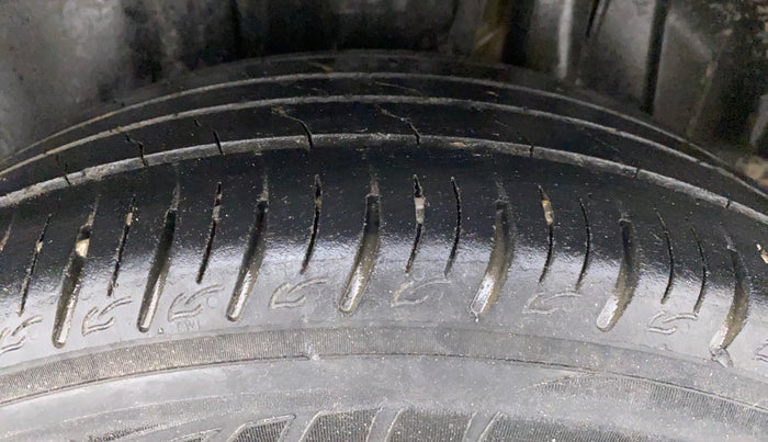 2020 Maruti Vitara Brezza LXI, CNG, Manual, 1,08,405 km, Left Rear Tyre Tread