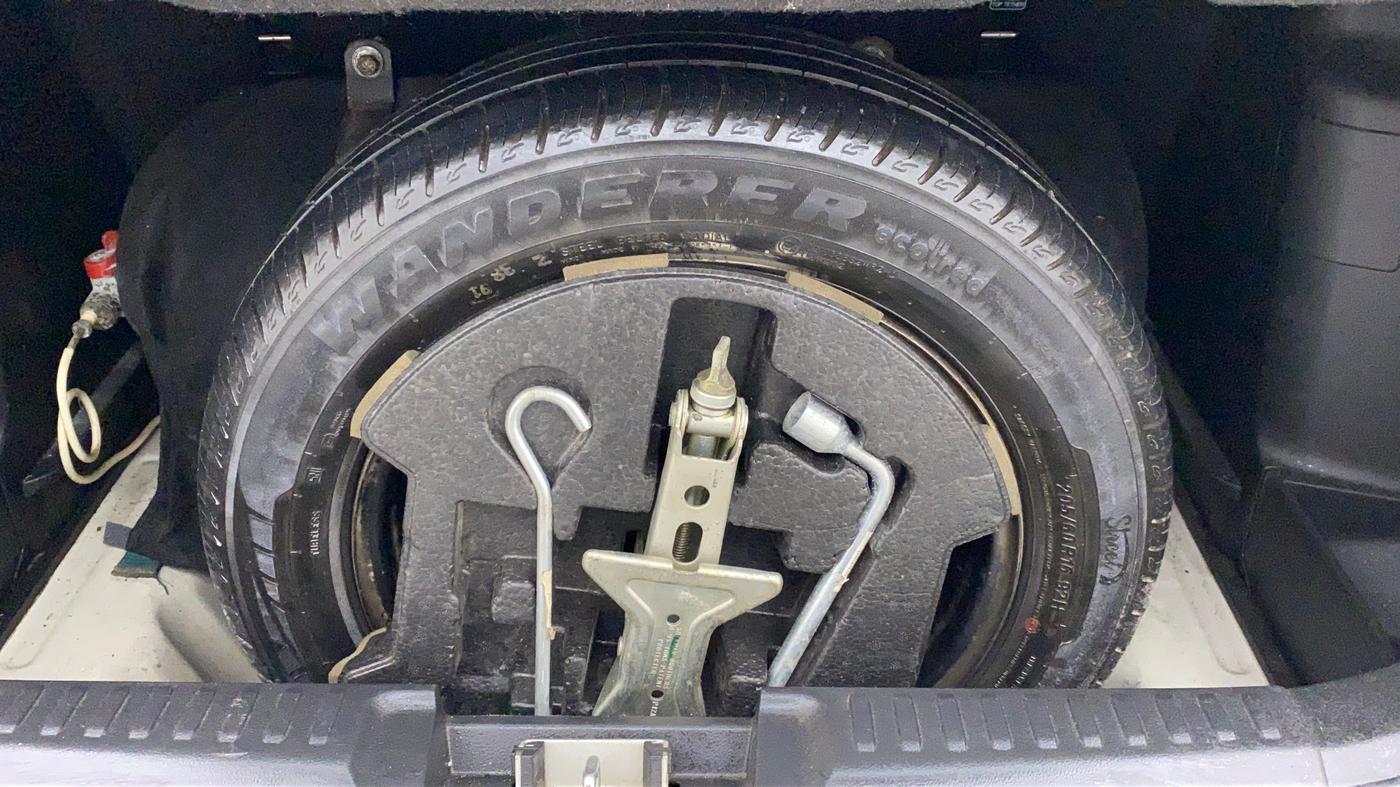 2020 Maruti Vitara Brezza LXI, CNG, Manual, 1,08,405 km, Spare Tyre