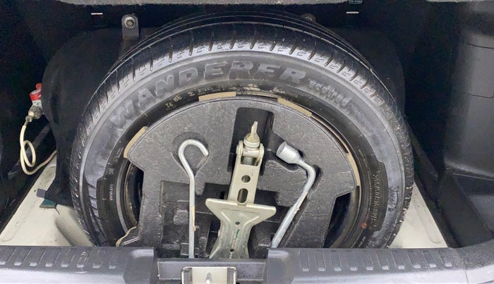 2020 Maruti Vitara Brezza LXI, CNG, Manual, 1,08,405 km, Spare Tyre