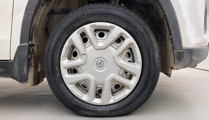 2020 Maruti Vitara Brezza LXI, CNG, Manual, 1,08,405 km, Right Front Wheel