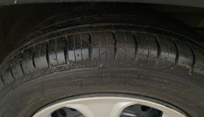 2019 Maruti S PRESSO VXI (O) AMT, Petrol, Automatic, 78,773 km, Right Front Tyre Tread