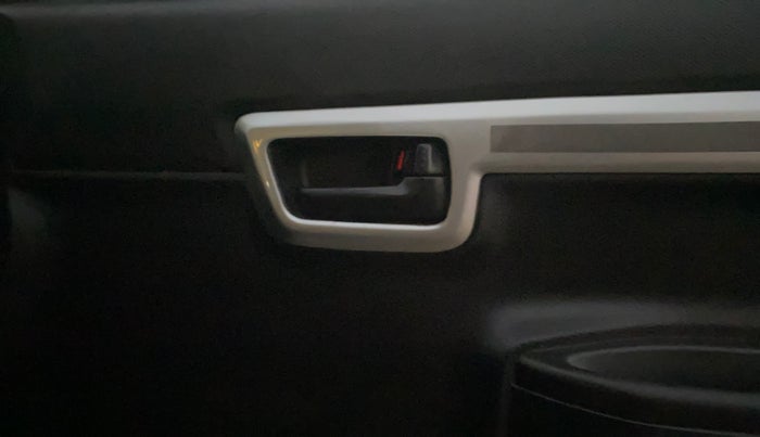 2019 Maruti S PRESSO VXI (O) AMT, Petrol, Automatic, 78,773 km, Driver Side Door Panels Control