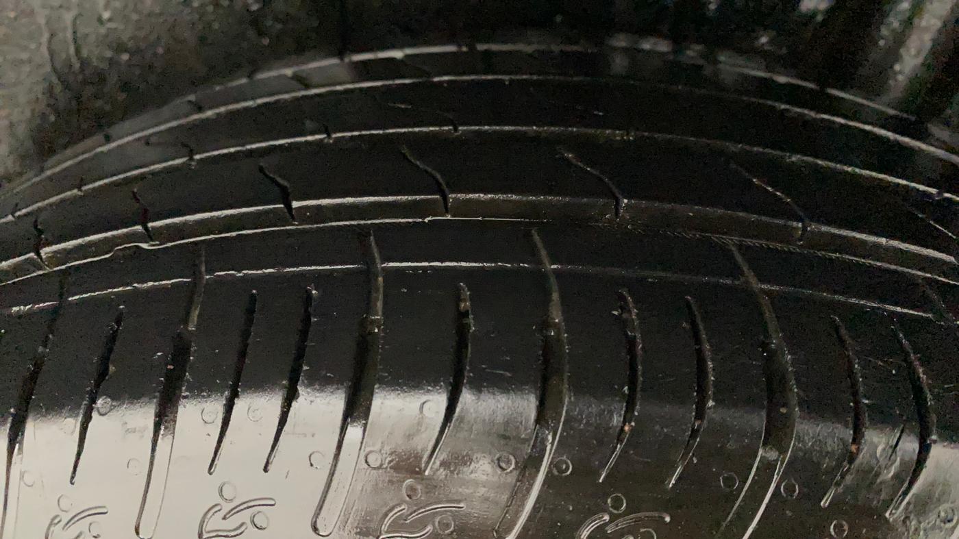 2022 Maruti BREZZA VXI SMART HYBRID, Petrol, Manual, 16,508 km, Left Rear Tyre Tread