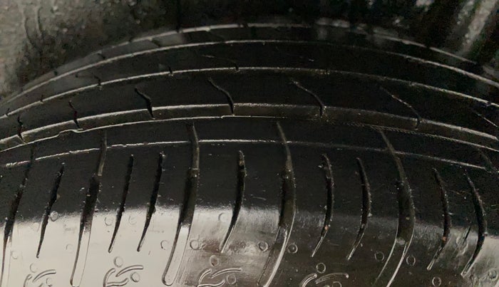 2022 Maruti BREZZA VXI SMART HYBRID, Petrol, Manual, 16,508 km, Left Rear Tyre Tread