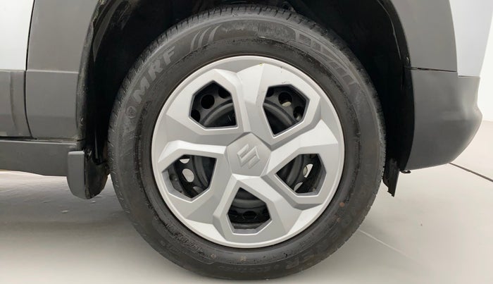 2022 Maruti BREZZA VXI SMART HYBRID, Petrol, Manual, 16,508 km, Right Front Wheel