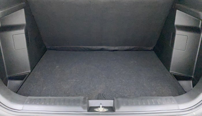 2022 Maruti BREZZA VXI SMART HYBRID, Petrol, Manual, 16,508 km, Boot Inside