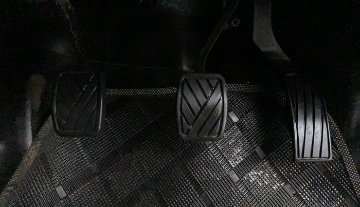 2022 Maruti BREZZA VXI SMART HYBRID, Petrol, Manual, 16,508 km, Pedals