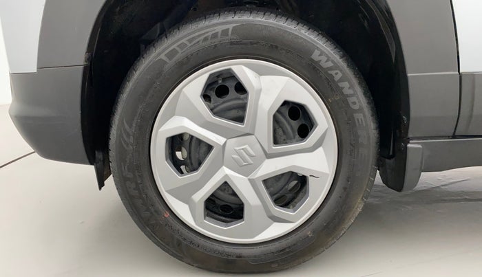 2022 Maruti BREZZA VXI SMART HYBRID, Petrol, Manual, 16,508 km, Left Front Wheel