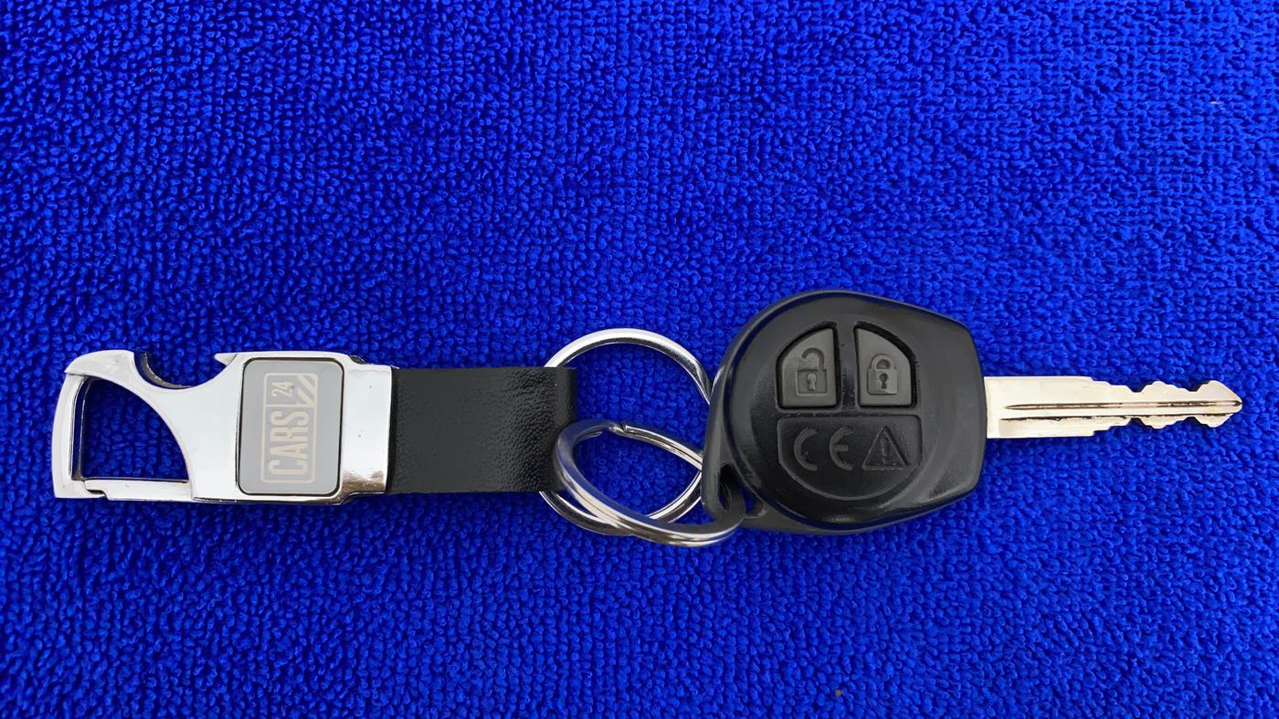 2022 Maruti BREZZA VXI SMART HYBRID, Petrol, Manual, 16,508 km, Key Close Up