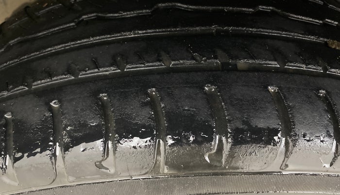 2018 Renault Duster RXS CVT, Petrol, Automatic, 46,667 km, Right Rear Tyre Tread