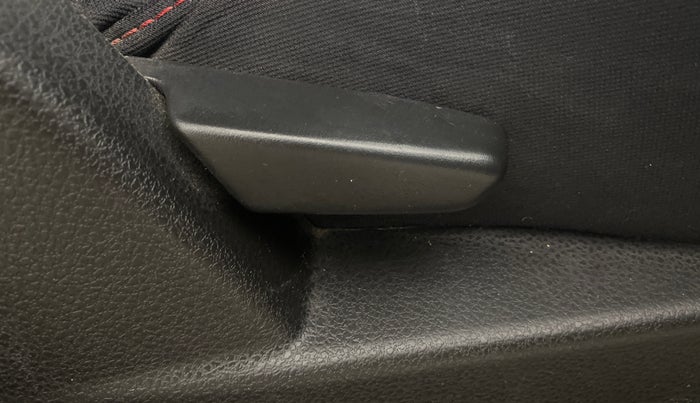 2018 Renault Duster RXS CVT, Petrol, Automatic, 46,667 km, Driver Side Adjustment Panel