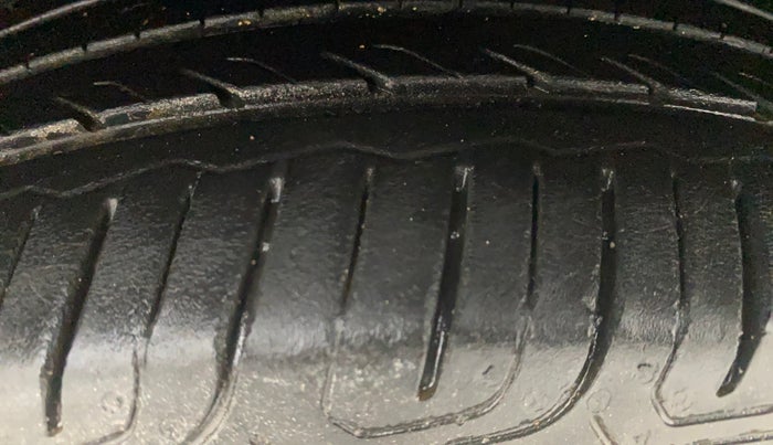2015 Skoda Octavia ELEGANCE 1.8 TSI AT, Petrol, Automatic, 67,632 km, Left Front Tyre Tread