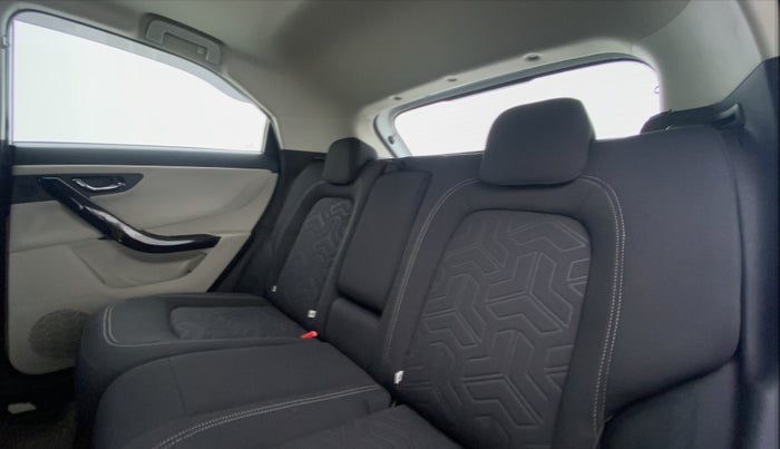 2021 Tata NEXON XZ+ SUNROOF 1.2 RTN, Petrol, Manual, 6,555 km, Right Side Rear Door Cabin