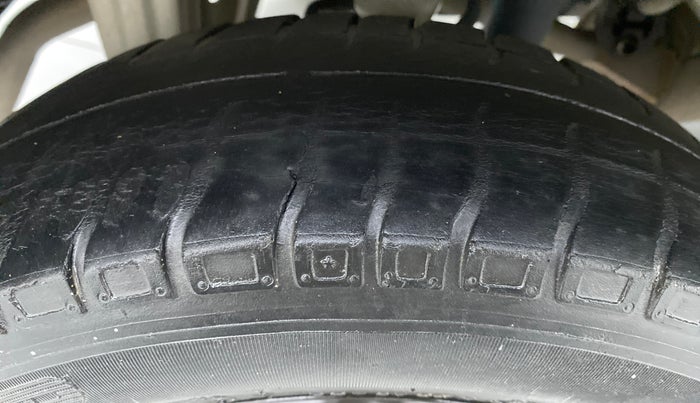 2013 Maruti Alto 800 LXI, Petrol, Manual, 42,707 km, Right Rear Tyre Tread