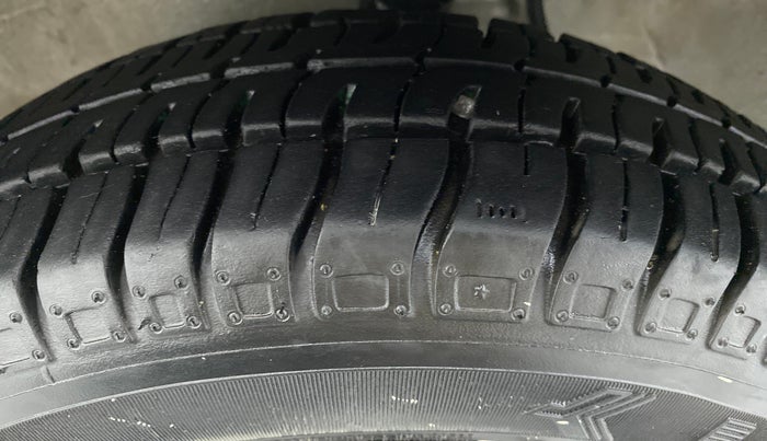 2013 Maruti Alto 800 LXI, Petrol, Manual, 42,707 km, Left Front Tyre Tread