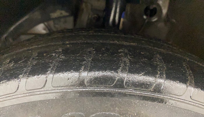 2018 Maruti Dzire VXI, Petrol, Manual, 40,523 km, Left Front Tyre Tread