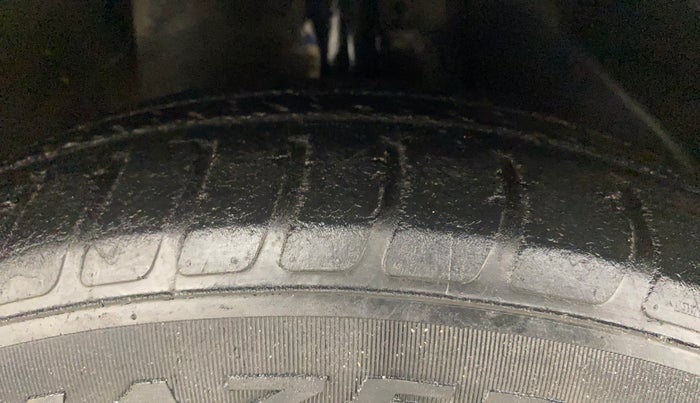 2018 Maruti Dzire VXI, Petrol, Manual, 40,523 km, Right Front Tyre Tread