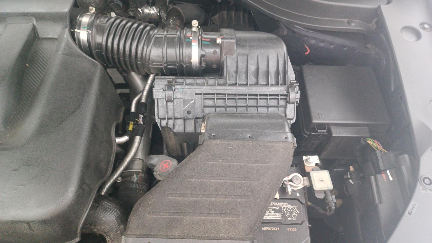 2024 Mahindra XUV700 AX 7 LUXURY P AT 7 STR, Petrol, Automatic, 32,393 km, Engine View - Left