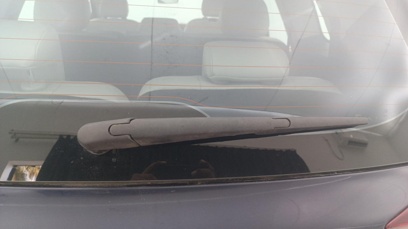2024 Mahindra XUV700 AX 7 LUXURY P AT 7 STR, Petrol, Automatic, 32,393 km, Rear Wiper