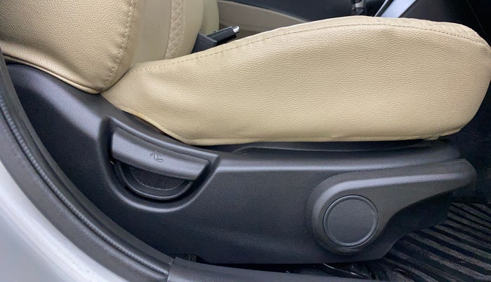 2015 Hyundai Xcent SX AT 1.2 (O), Petrol, Automatic, 24,625 km, Driver Side Adjustment Panel