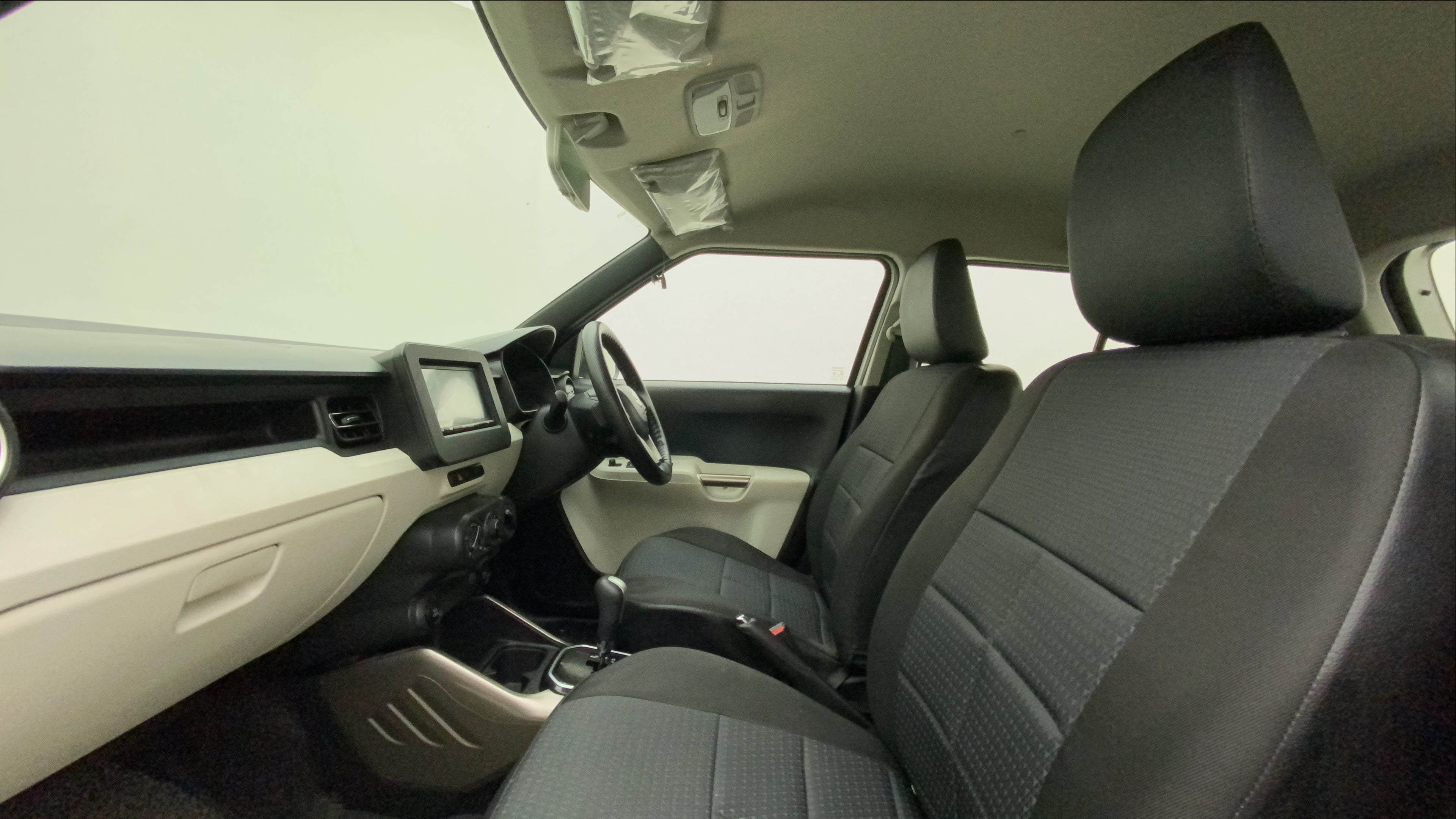 2019 Maruti IGNIS DELTA 1.2 AMT, Petrol, Automatic, 6,669 km, Right Side Front Door Cabin