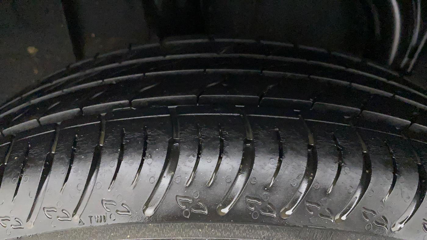 2021 Nissan MAGNITE XV MT, Petrol, Manual, 12,853 km, Right Rear Tyre Tread
