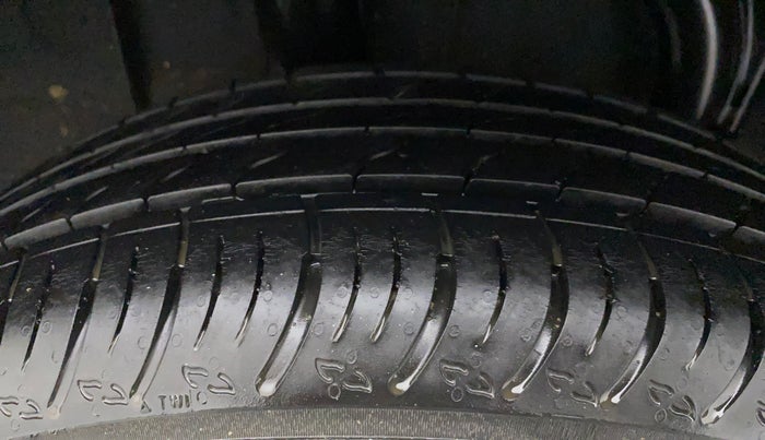 2021 Nissan MAGNITE XV MT, Petrol, Manual, 12,853 km, Right Rear Tyre Tread