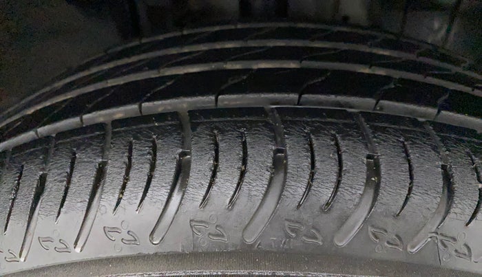 2021 Nissan MAGNITE XV MT, Petrol, Manual, 12,853 km, Right Front Tyre Tread