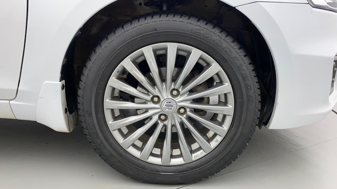 2016 Maruti Ciaz ZDI+ SHVS, Diesel, Manual, 1,17,924 km, Right Front Wheel