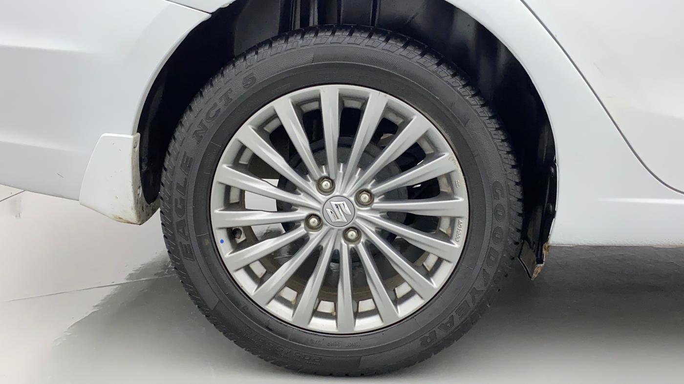 2016 Maruti Ciaz ZDI+ SHVS, Diesel, Manual, 1,17,924 km, Right Rear Wheel