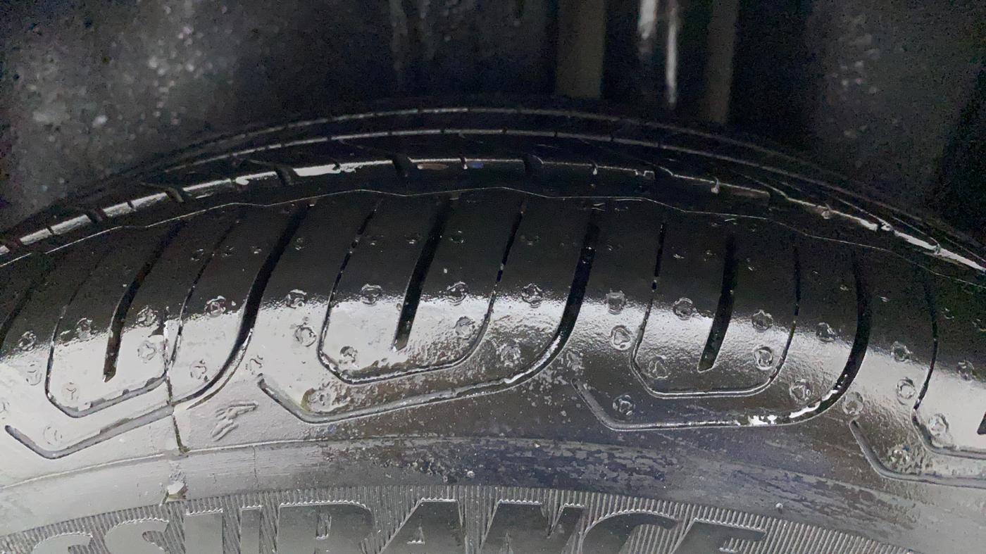 2016 Maruti Ciaz ZDI+ SHVS, Diesel, Manual, 1,17,924 km, Left Rear Tyre Tread