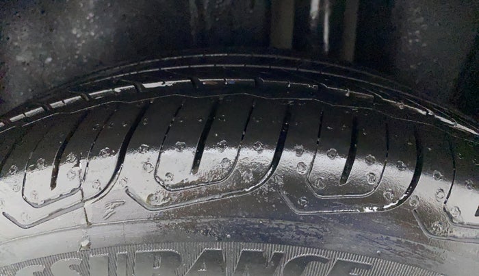2016 Maruti Ciaz ZDI+ SHVS, Diesel, Manual, 1,17,924 km, Left Rear Tyre Tread