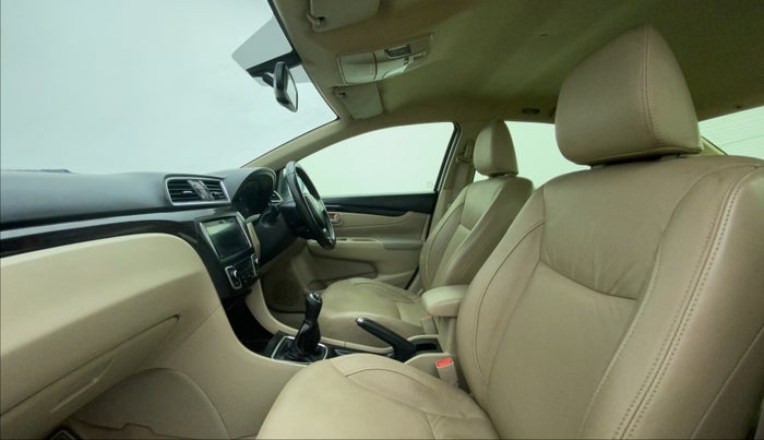 2016 Maruti Ciaz ZDI+ SHVS, Diesel, Manual, 1,17,924 km, Right Side Front Door Cabin