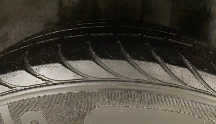 2012 Ford Figo TITANIUM 1.2 PETROL, Petrol, Manual, 67,486 km, Left Rear Tyre Tread