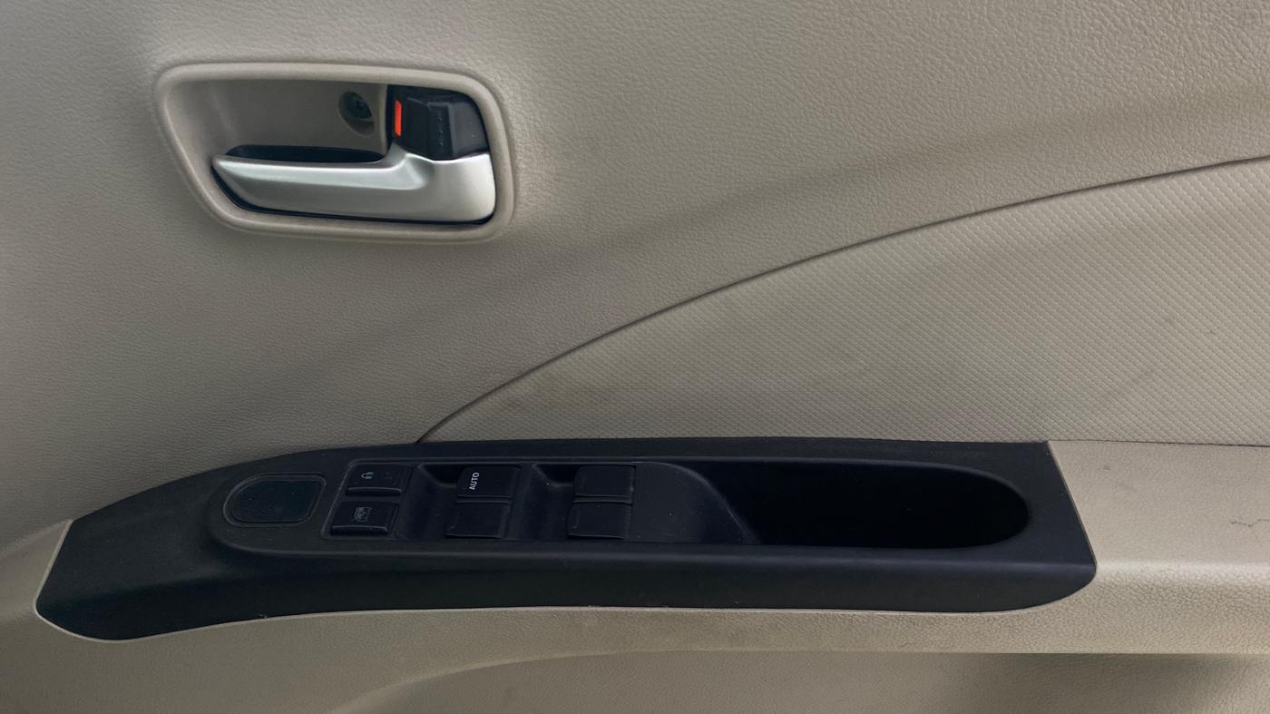 2019 Maruti Celerio VXI, Petrol, Manual, 60,260 km, Driver Side Door Panels Control