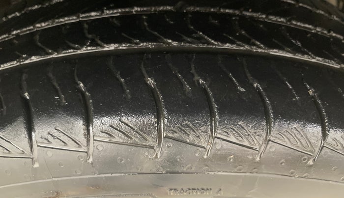 2019 Tata NEXON XM PETROL, Petrol, Manual, 65,391 km, Right Front Tyre Tread