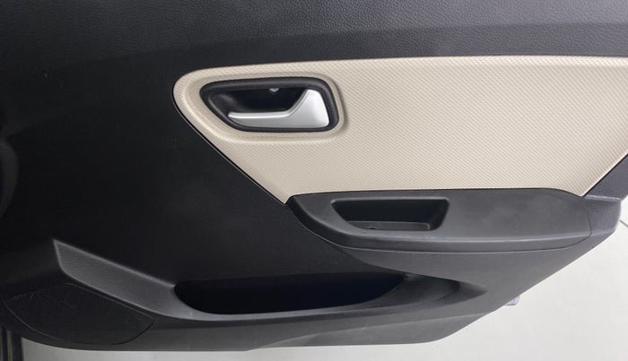 2019 Maruti Alto LXI, Petrol, Manual, 44,301 km, Driver Side Door Panels Control