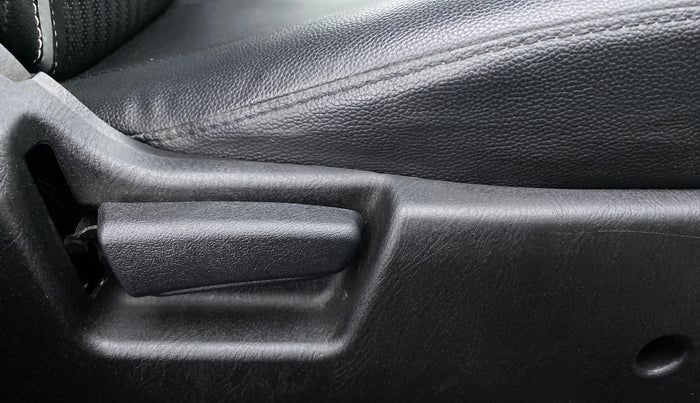 2019 Maruti Alto LXI, Petrol, Manual, 44,301 km, Driver Side Adjustment Panel