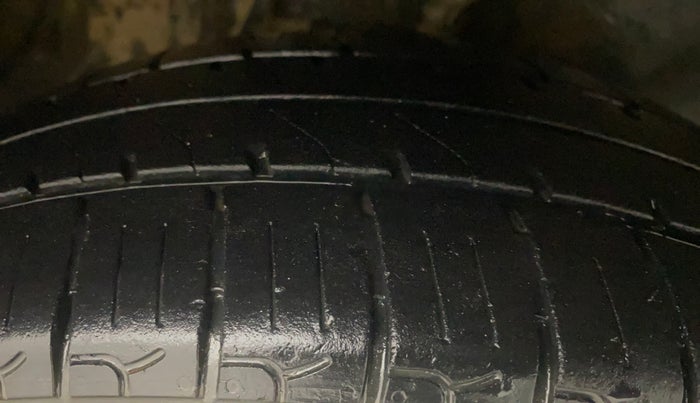 2017 Maruti Alto K10 VXI (O) AMT, Petrol, Automatic, 82,726 km, Right Front Tyre Tread