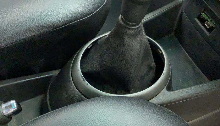 2012 Hyundai i20 SPORTZ 1.2, Petrol, Manual, 86,136 km, Gear lever - Boot cover slightly torn