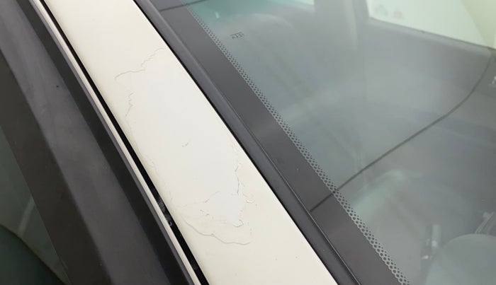 2012 Hyundai i20 SPORTZ 1.2, Petrol, Manual, 86,136 km, Right A pillar - Paint is slightly faded
